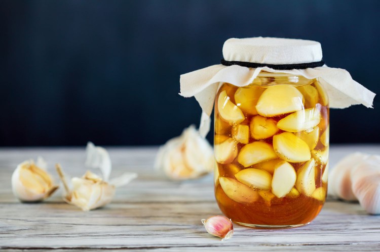 Can Fermented Garlic Honey Help Cure a Cold?