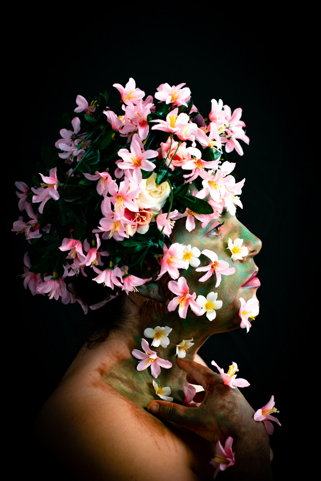 Unleashing the Tropical Beauty of Hibiscus: The Art of Smart Pruning