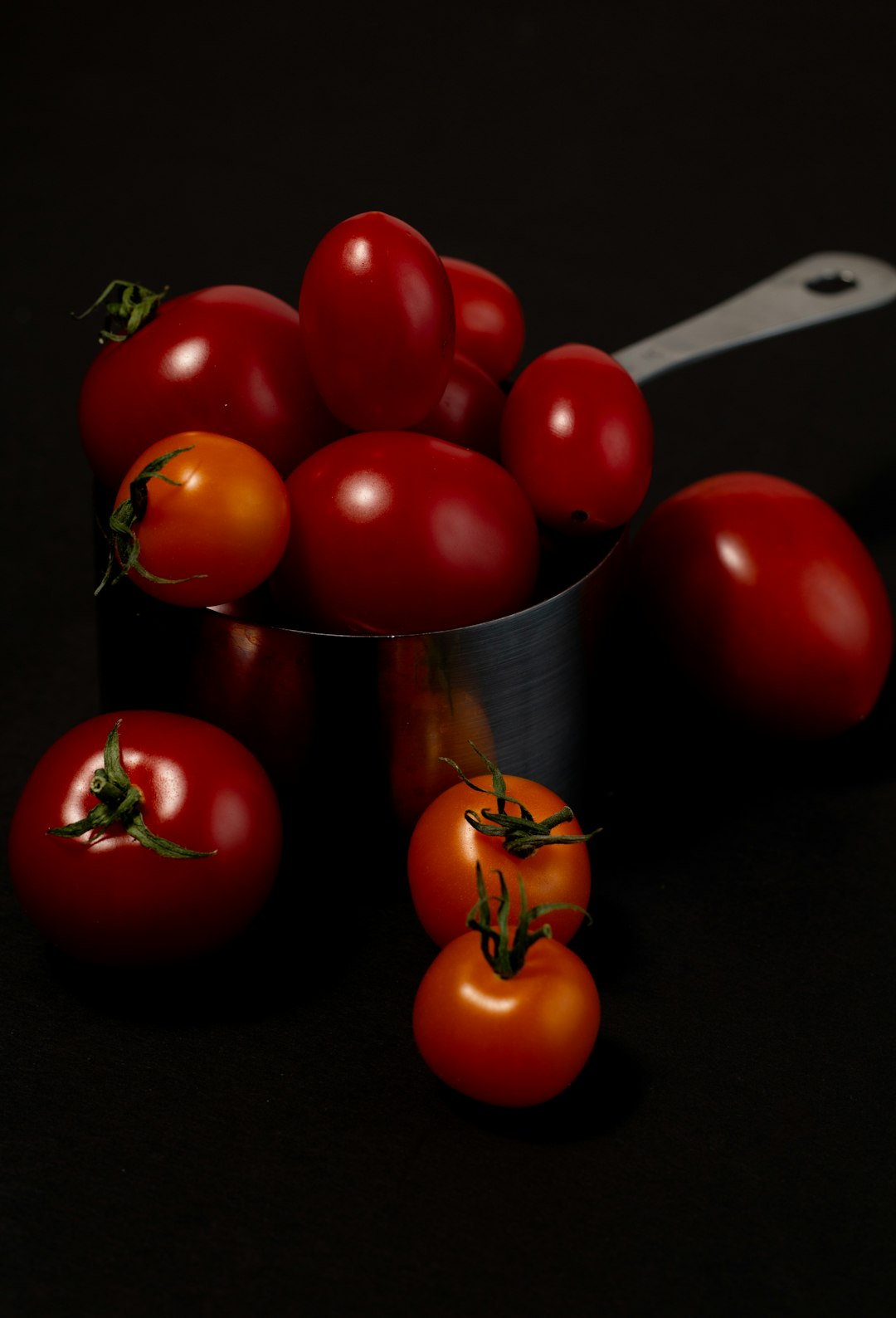 Unleashing the Magic of Garden - Fresh Tomatoes: A Year - Round Delight